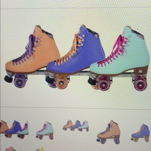 ISO Moxi Roller skates Size 6
